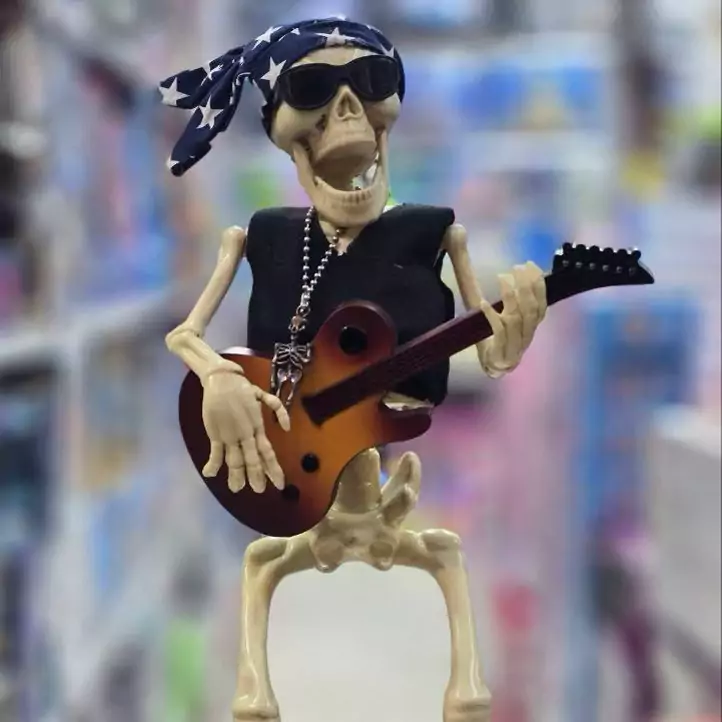 فیگور اسکلت گیتاریست